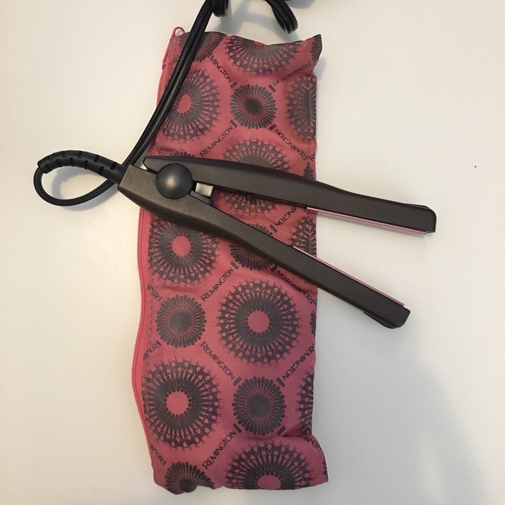 Remington mini travel hair straightener with case